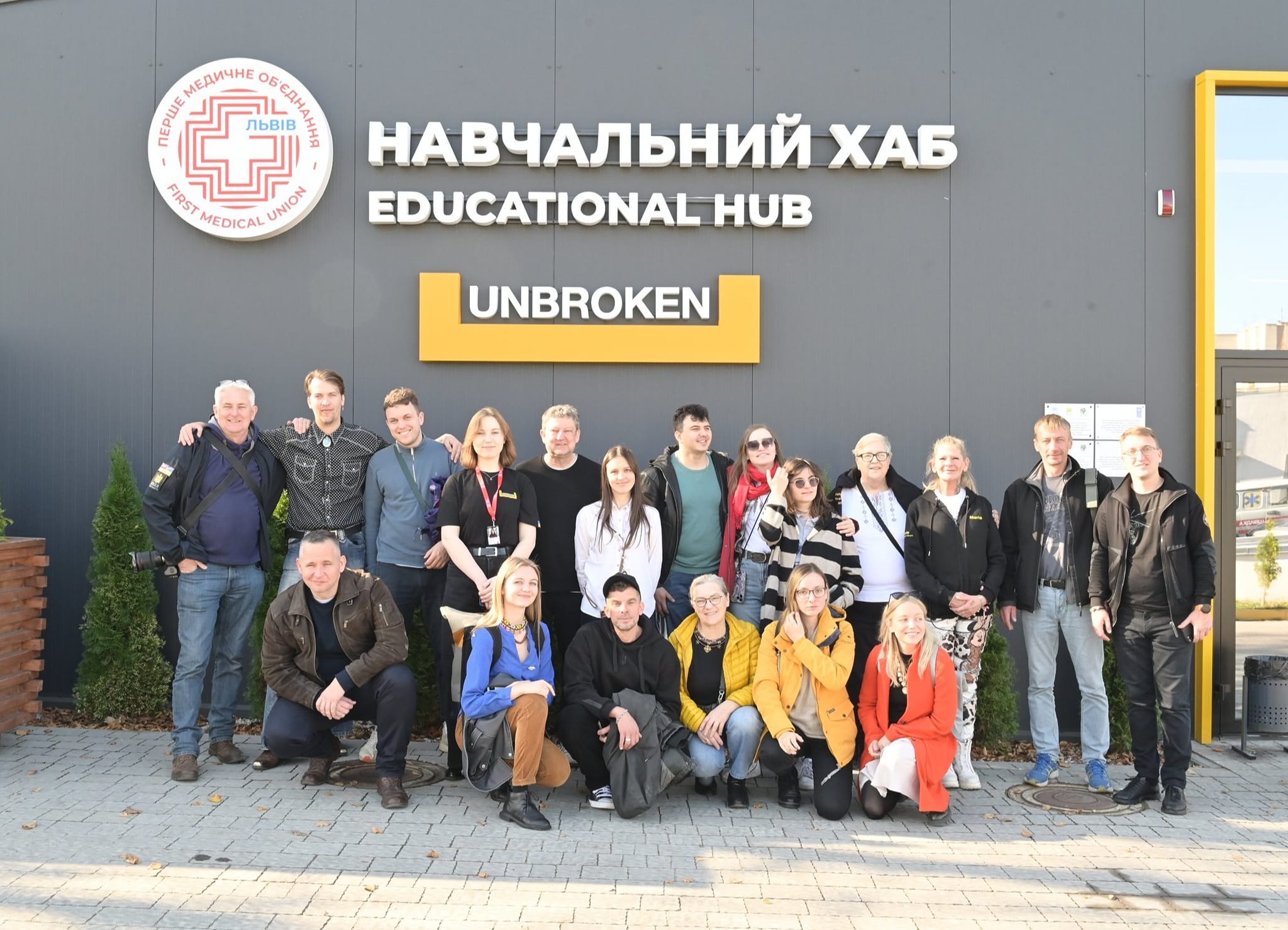 «Культурний конвой» з Німеччини зіграв концерт для українських військових