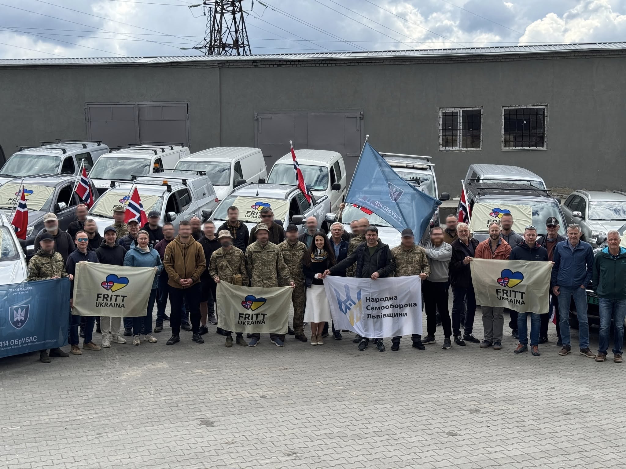 «50 авто для «Птахів Мадяра»: «Народна самооборона Львівщини» спільно з партнерами передала ще 24 автівки