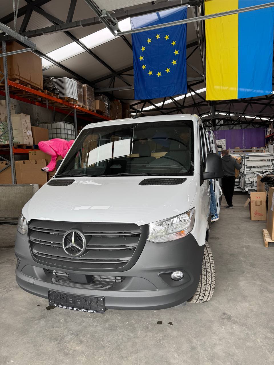До Херсонської області вирушили дві нові машини – IVECO та Sprinter