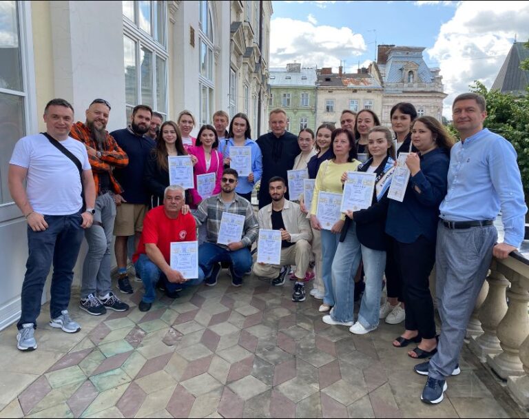 Волонтери і партнери «Народної самооборони Львівщини» отримали подяки міського голови Львова