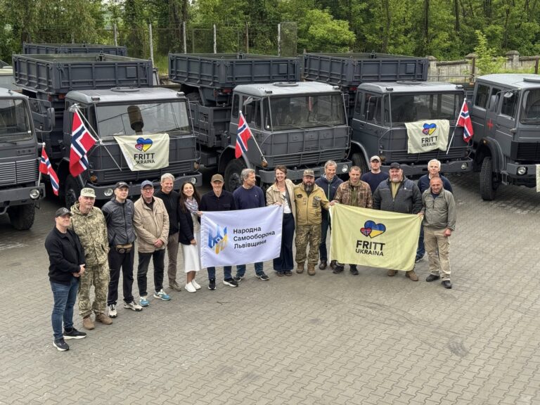 «Народна самооборона Львівщини» і «Fritt Ukraina» відправили на фронт 20 вантажівок для ЗСУ