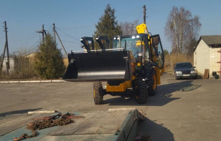 Шацька громада отримала екскаватор і бус від німецького міста-побратима Браке